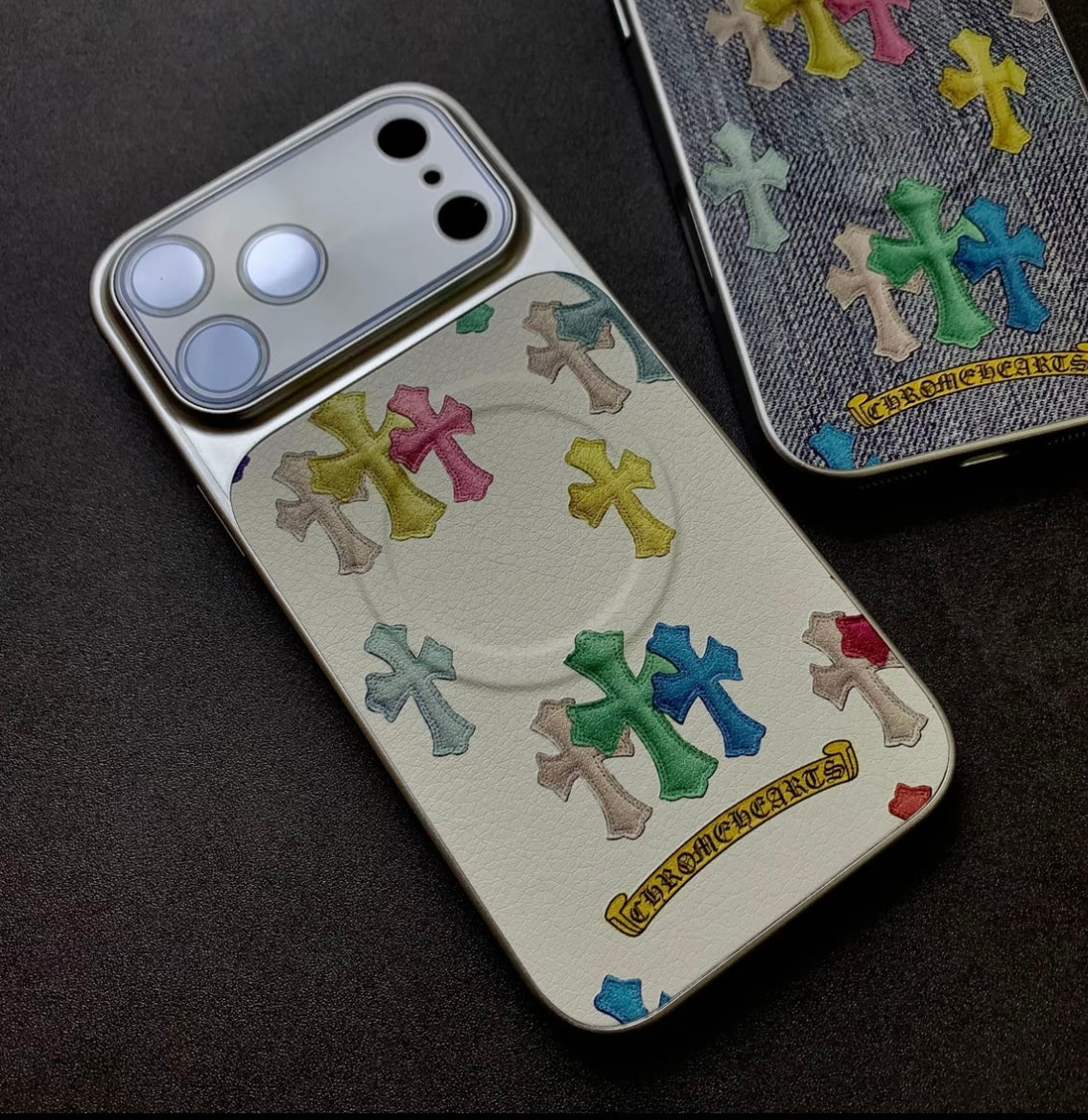 Luxusní pouzdro Monogram na iPhone 17