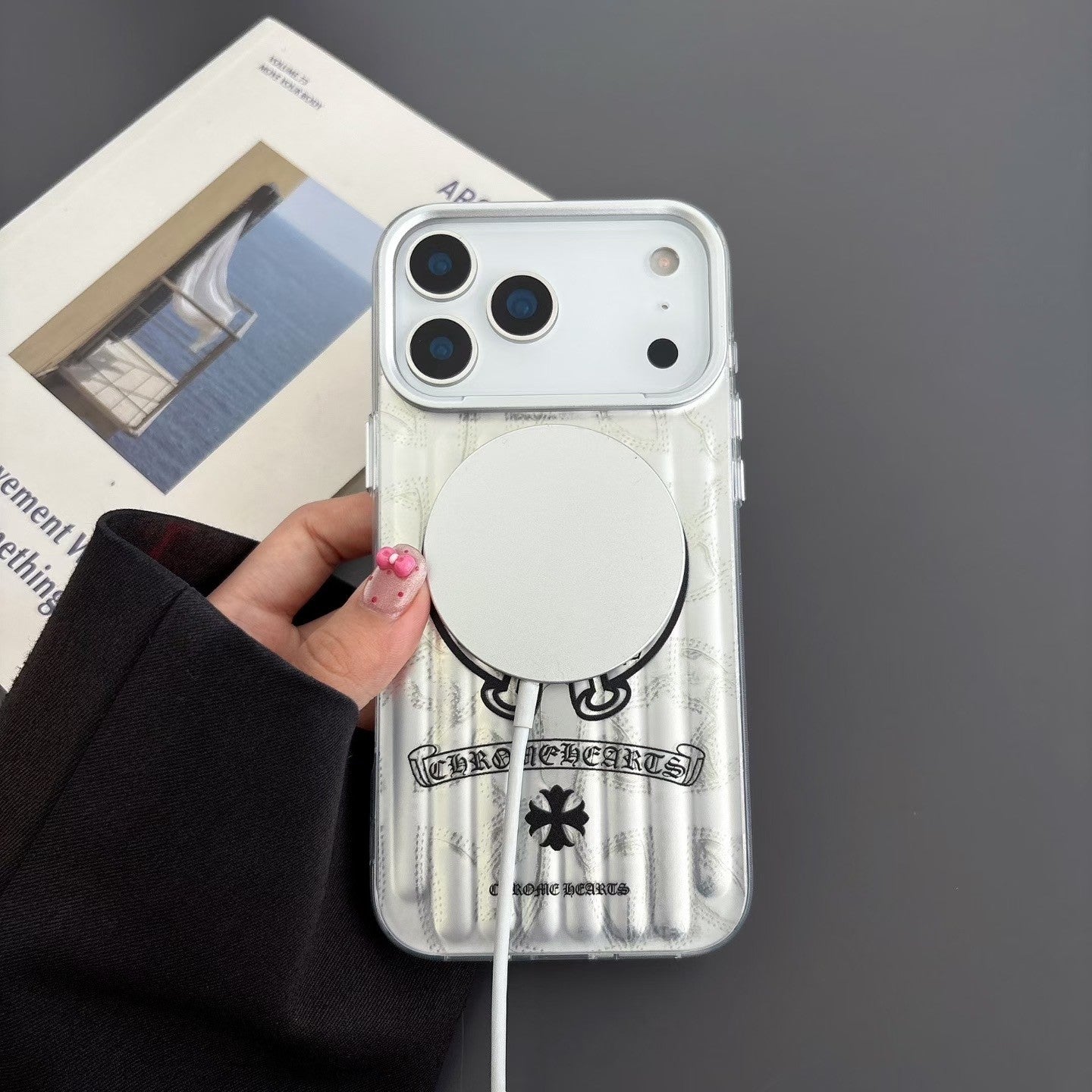 حافظة هاتف MagSafe للآيفون من أزياء الشارع الياباني