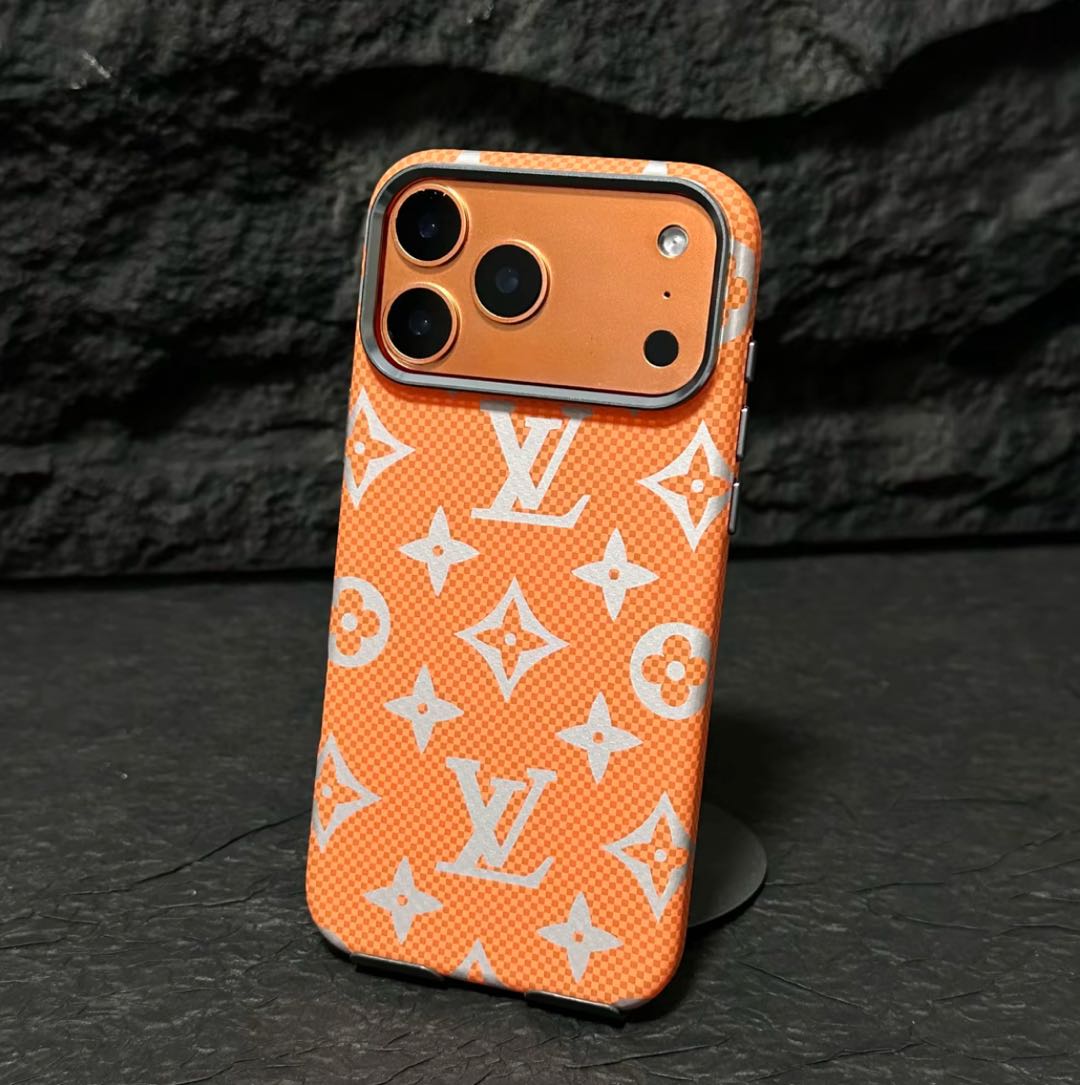 Luxusní kostkované pouzdro iPhone 17 odolné proti nárazům