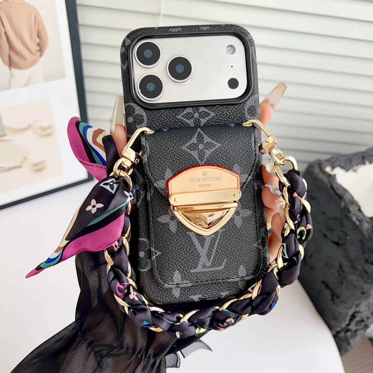 Luksus Crossbody iPhone-deksel med kortlomme og avtakbar stropp