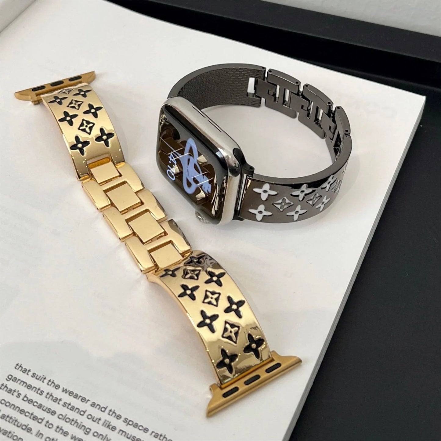 PULSEIRA DE RELÓGIO DE MAÇÃ EM METAL EM RELEVO