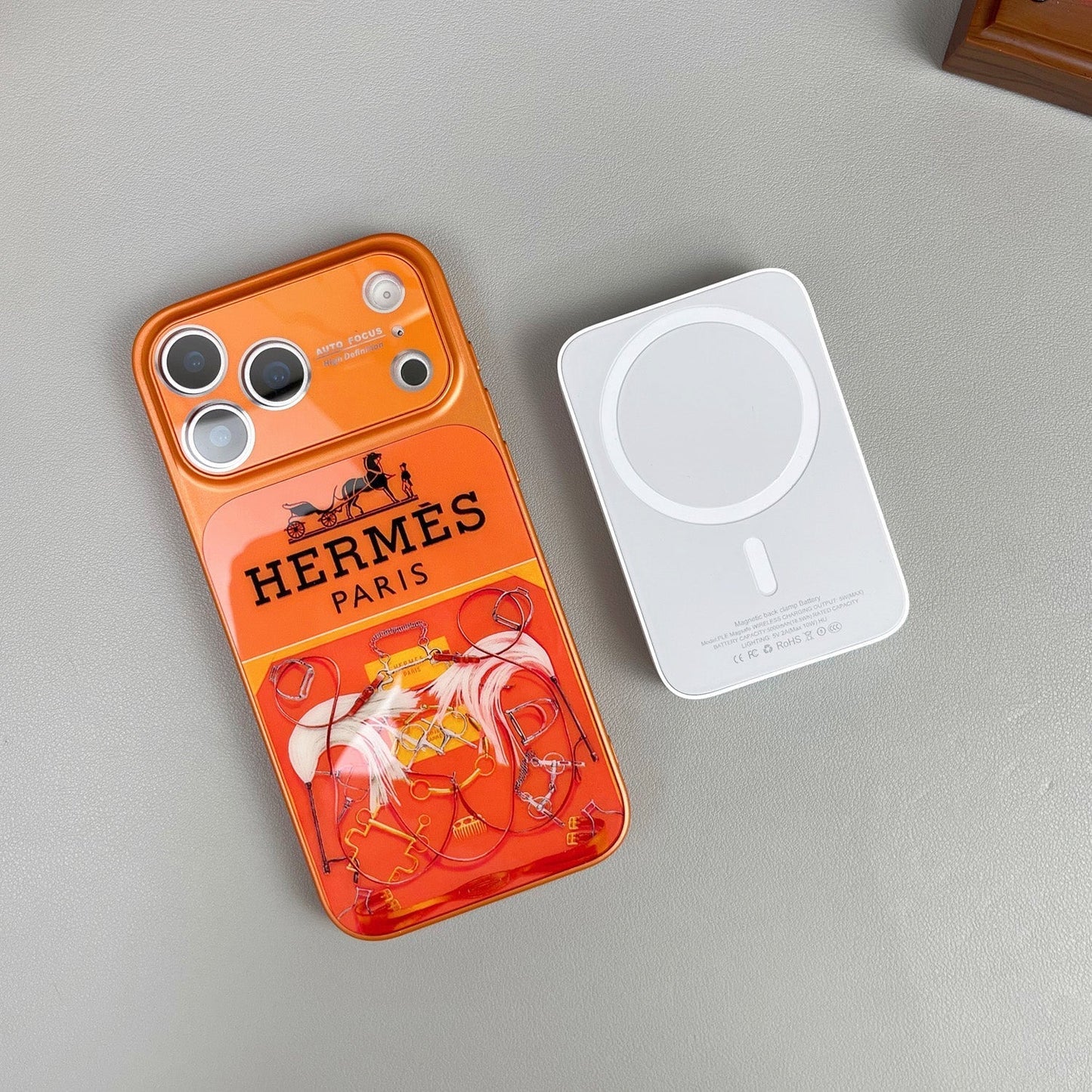 H Luxuriöse iPhone-Hülle aus der Orange-Serie