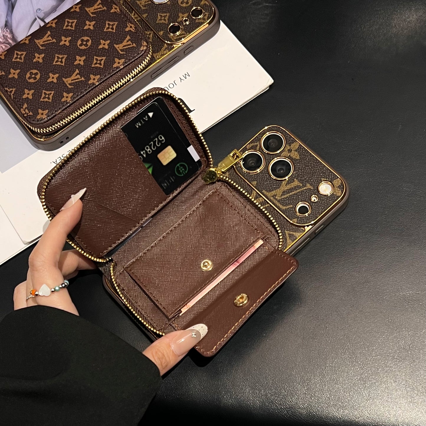 Luxusní elegantní pouzdro na iPhone 17 s držákem karty & řemínkem
