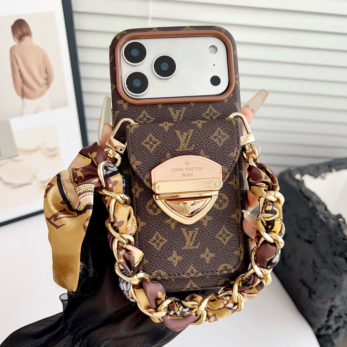 Luksus Crossbody iPhone-deksel med kortlomme og avtakbar stropp