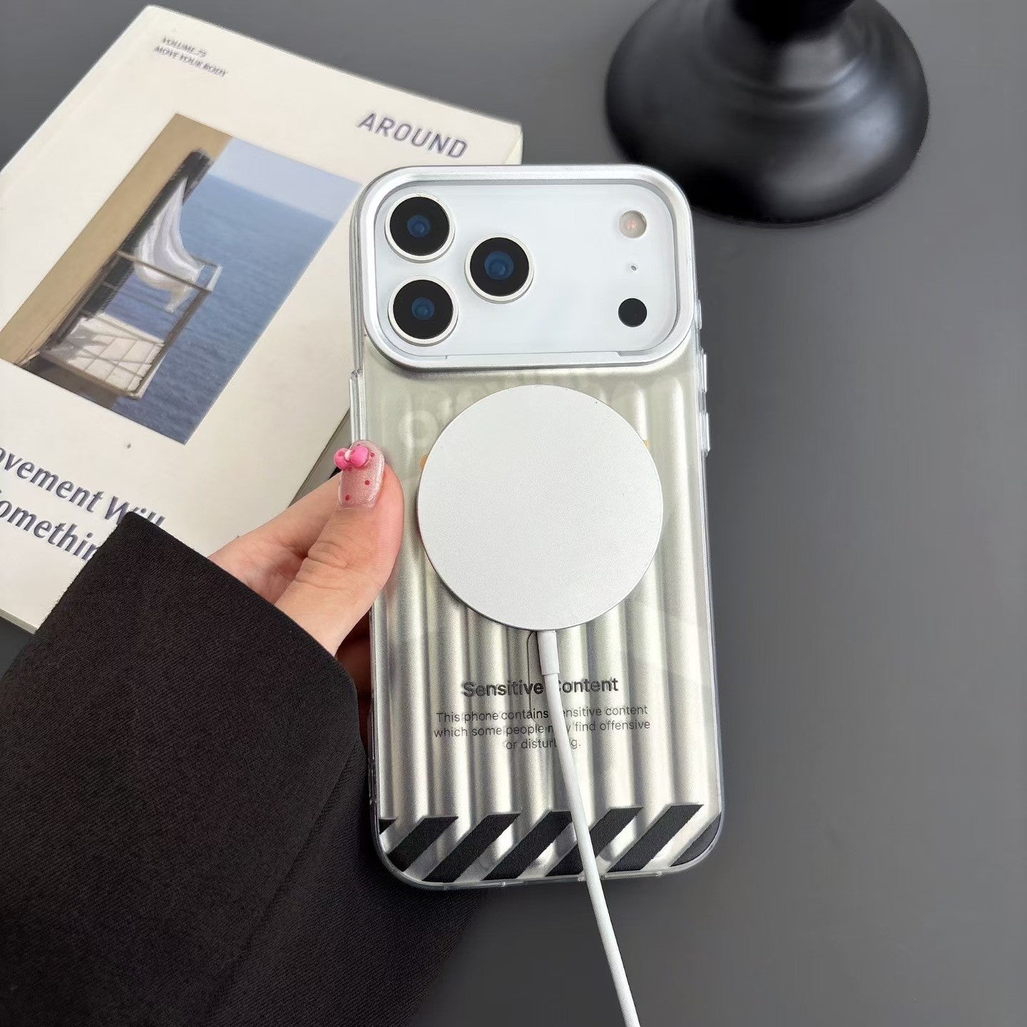 Berühren Sie nicht die MagSafe iPhone-Hülle