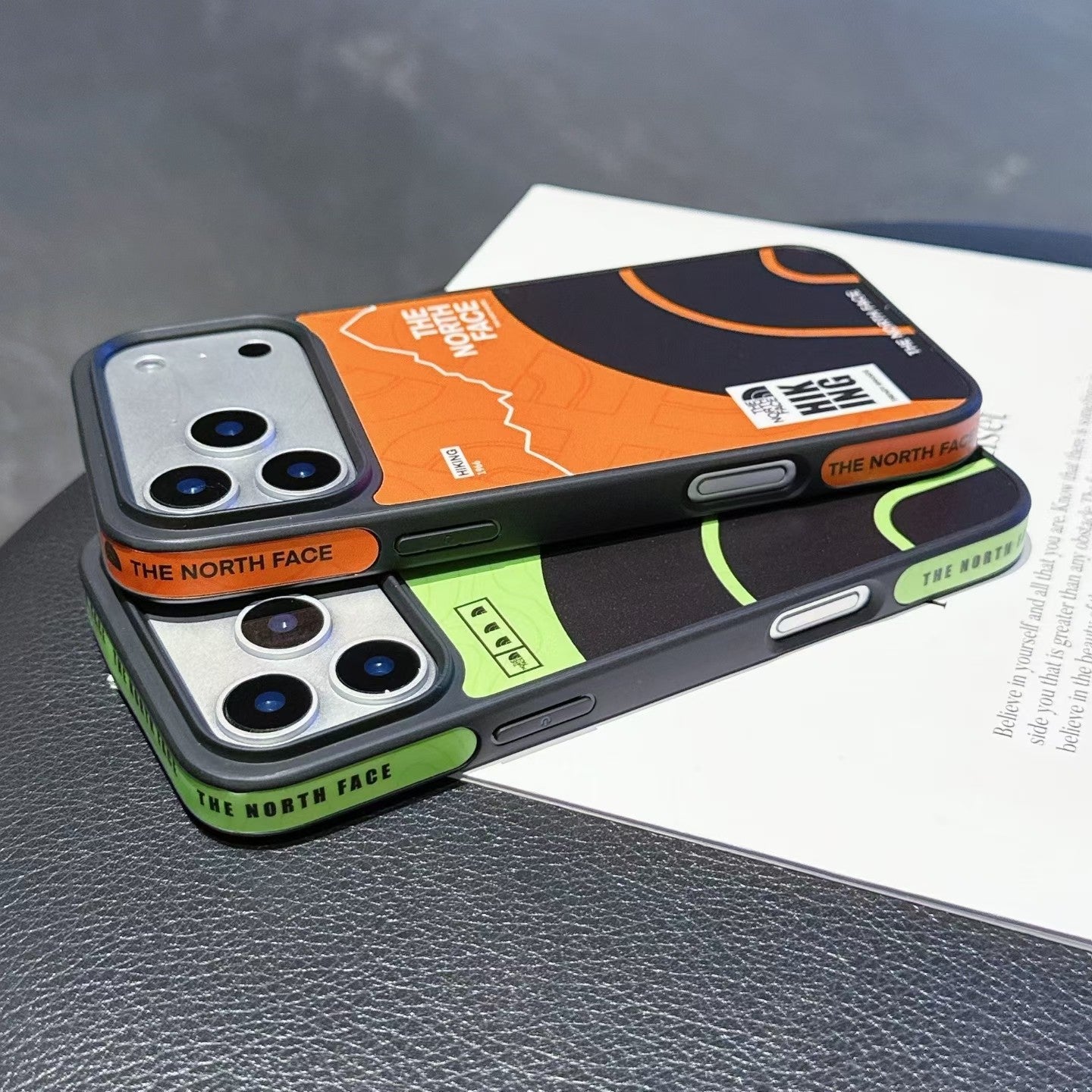 Pouzdro na iPhone s bočním designem TNF
