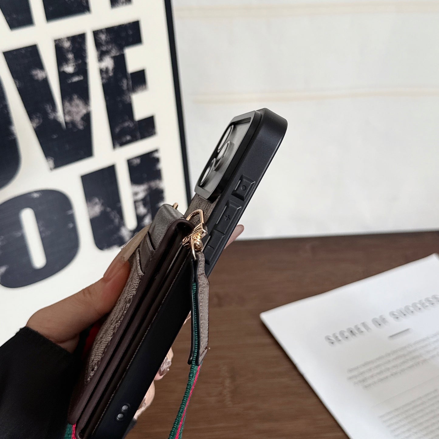 Luxusní pouzdro na iPhone Zip Wallet 17