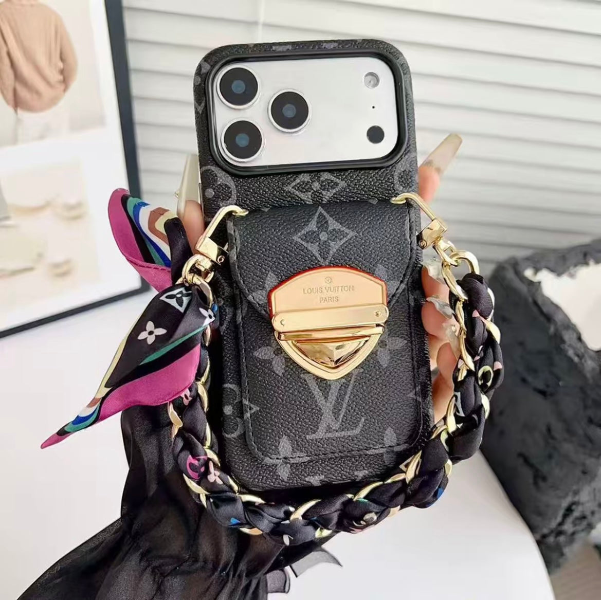 Luxusní náramek s náramkem na iPhone 17 Pro Max Case