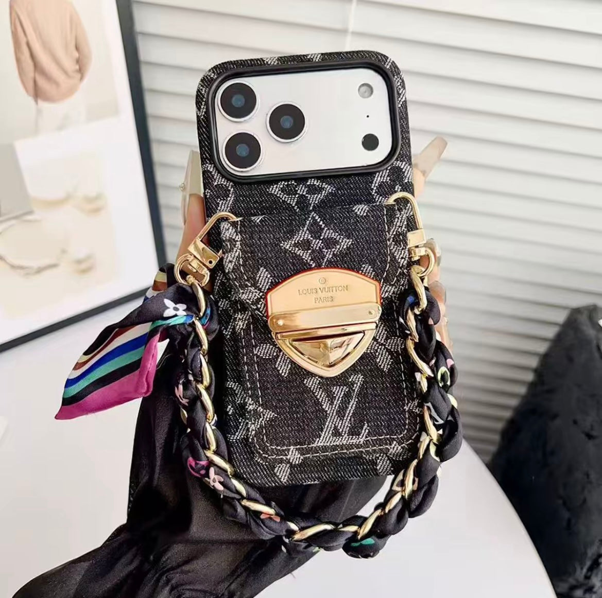 Luxusní náramek s náramkem na iPhone 17 Pro Max Case