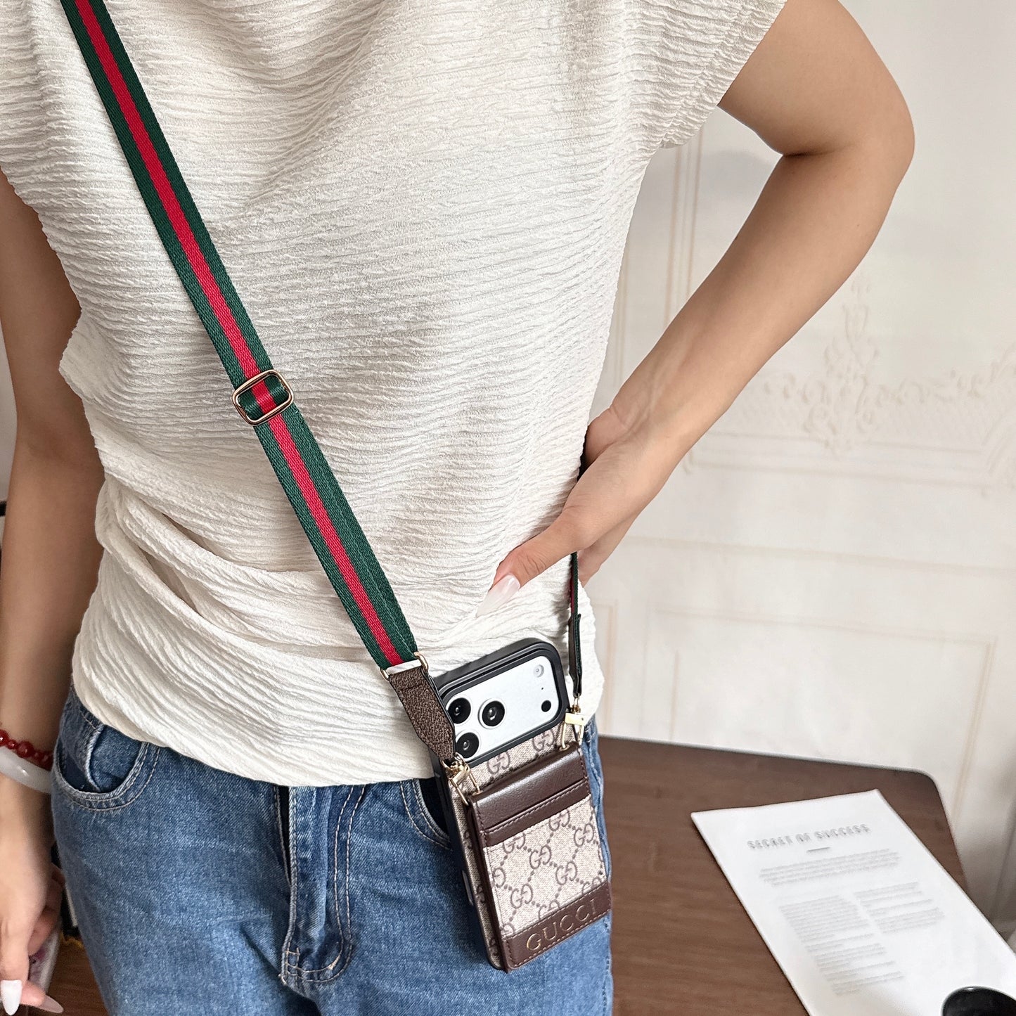 Luxusní pouzdro na iPhone Zip Wallet 17