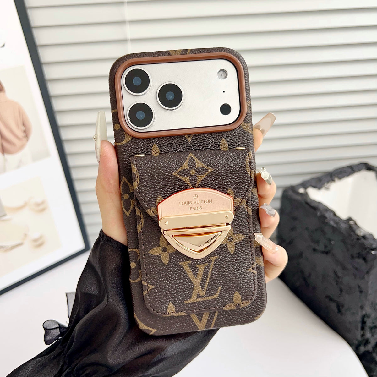 Luksus Crossbody iPhone-deksel med kortlomme og avtakbar stropp