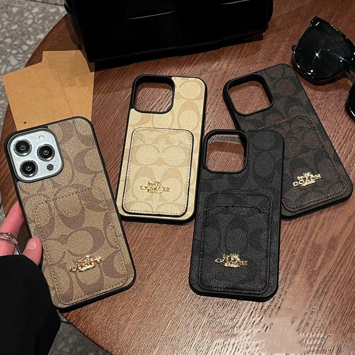 Klassisk kortveske til iPhone i skinn