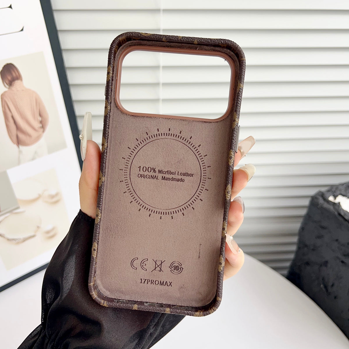 Luksus Crossbody iPhone-deksel med kortlomme og avtakbar stropp