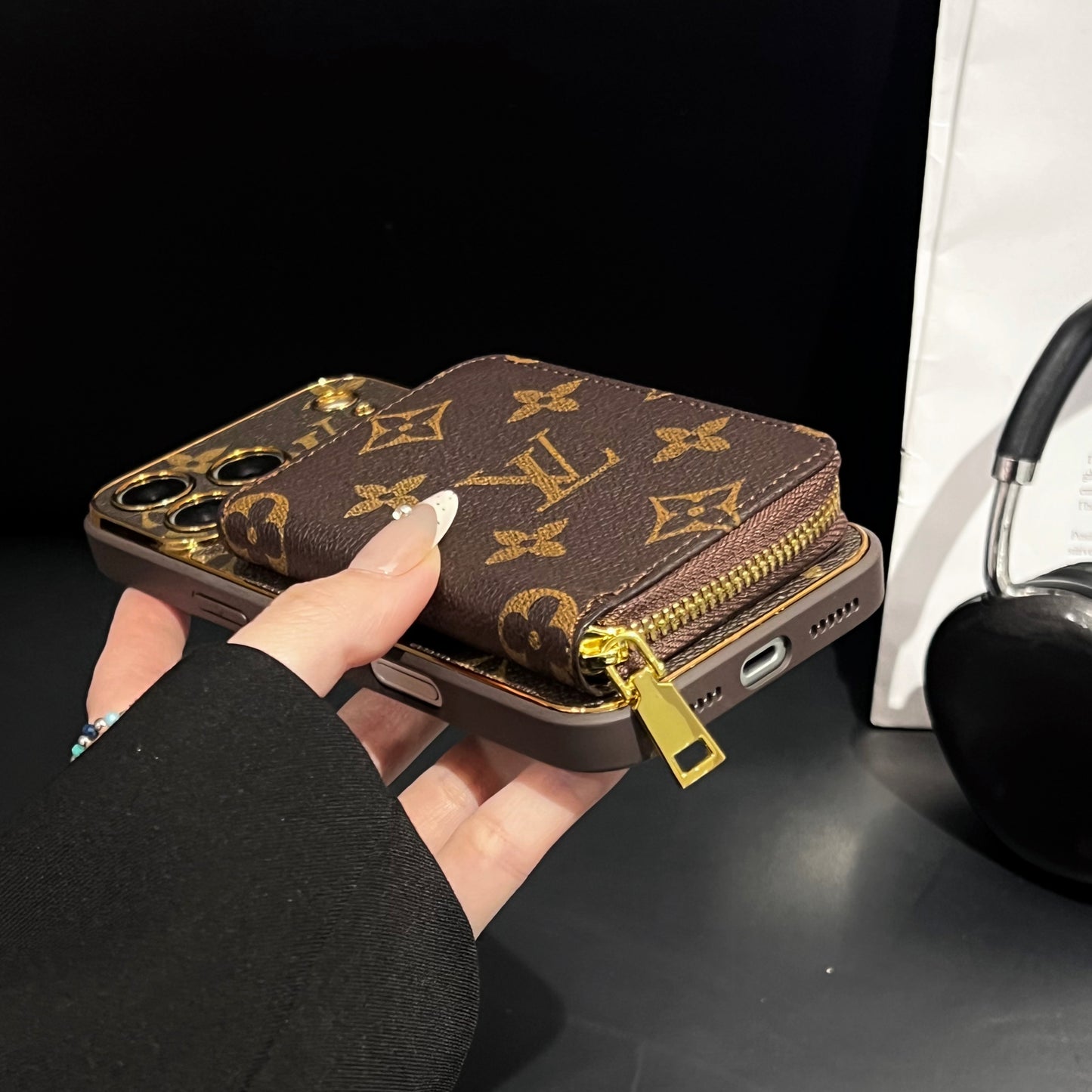 Luxusní elegantní pouzdro na iPhone 17 s držákem karty & řemínkem