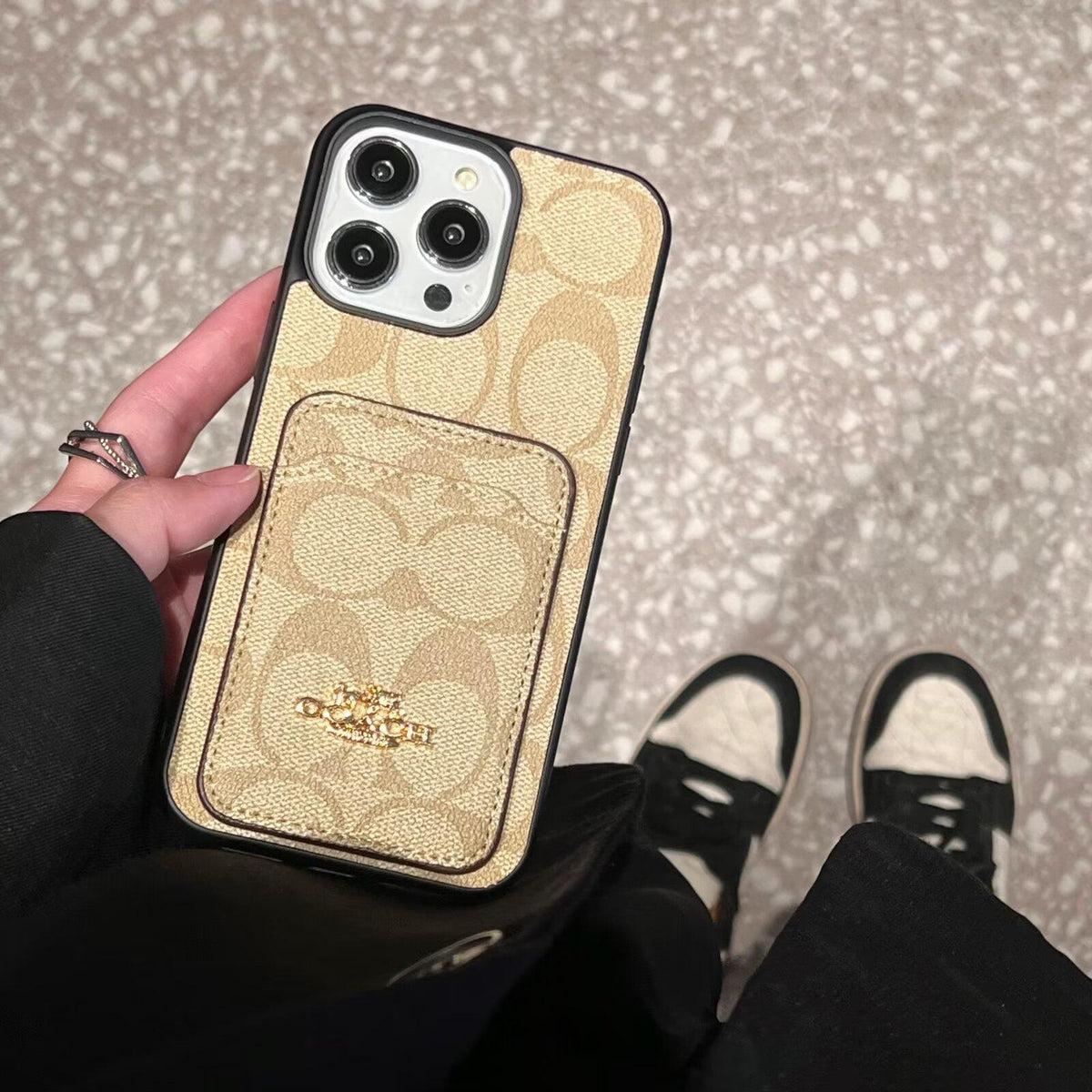 Klassisk kortveske til iPhone i skinn