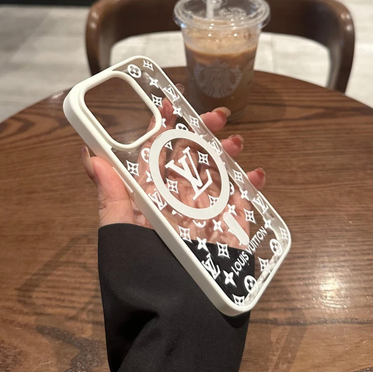 NYTT Luxury Shine x Mono iPhone-deksel (MagSafe)