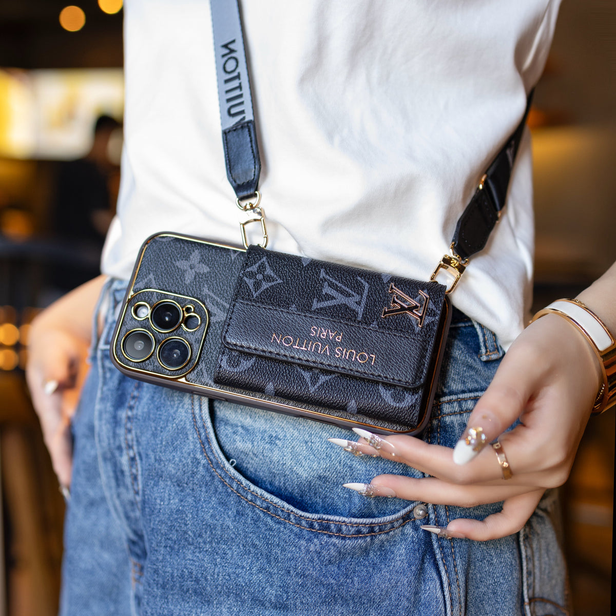 Funda de lujo para iPhone de cuero avanzado con tarjetero y correa