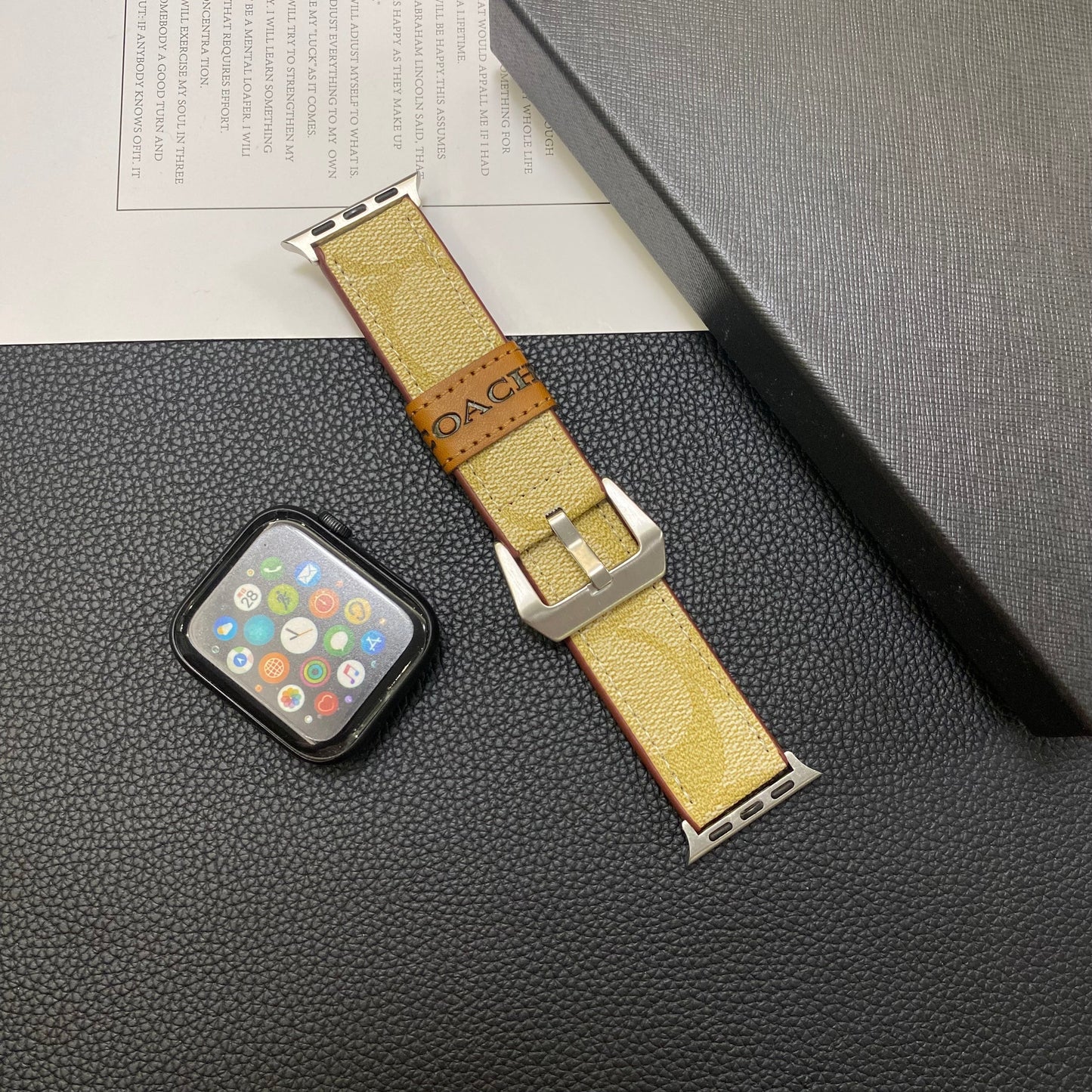Kožni remen za Apple Watch Coach Coffee-YHK244221710