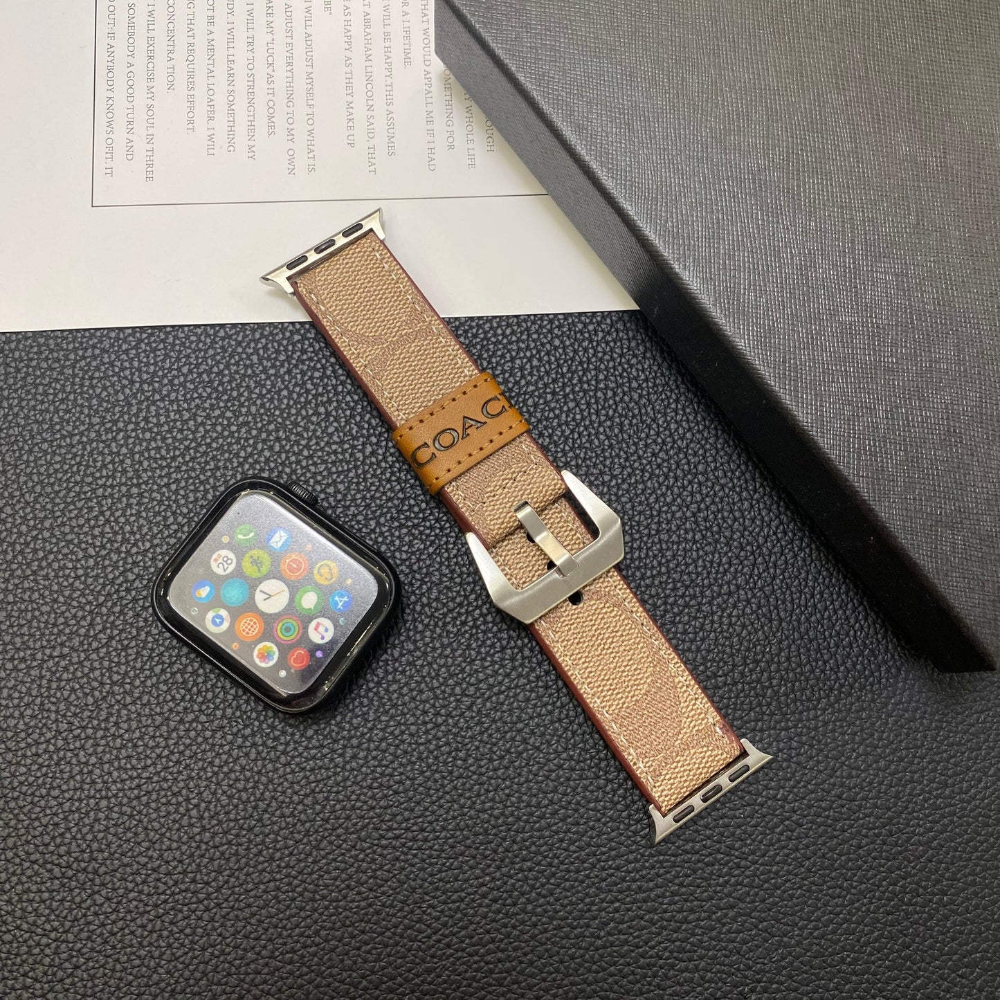 Läder Coach Apple Watch Band ljusbrun-YHK244221710