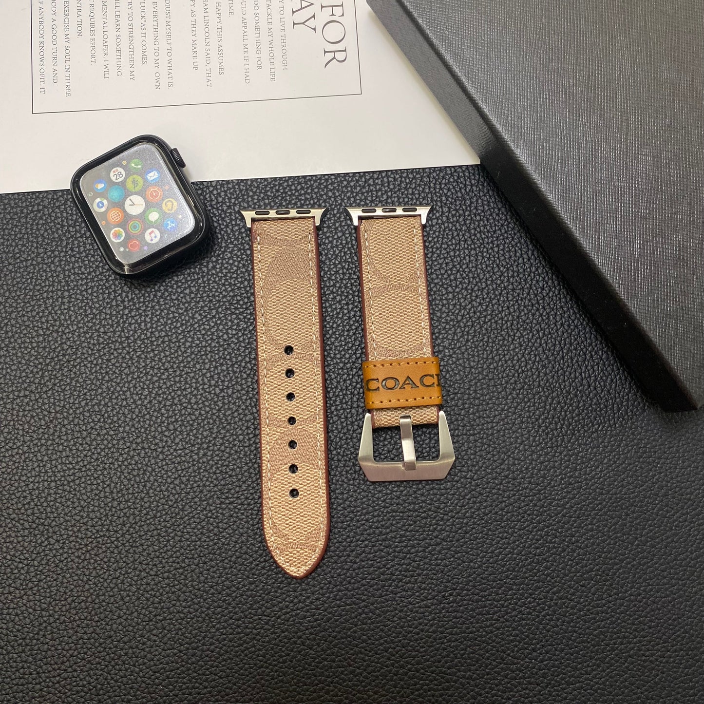 Läder Coach Apple Watch Band ljusbrun-YHK244221710