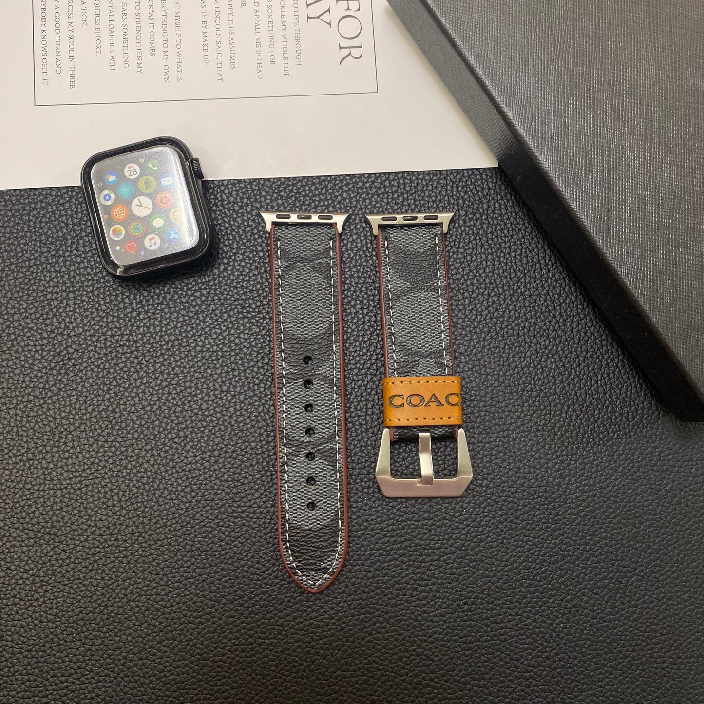 Läder Coach Apple Watch Band Svart-YHK244221710