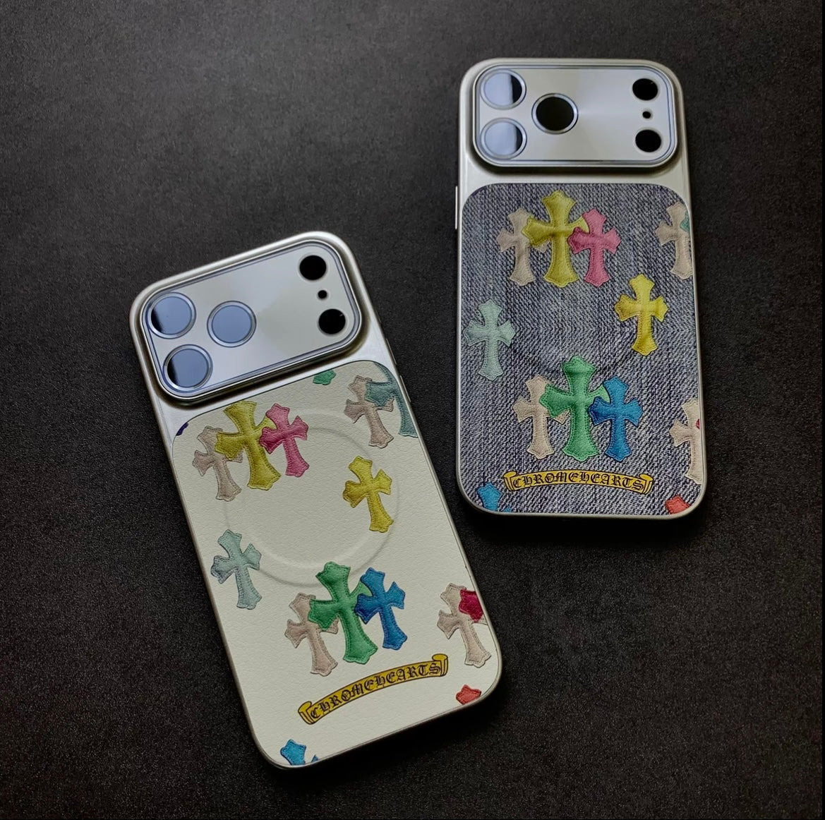 Monagram só iPhone 17 Cás