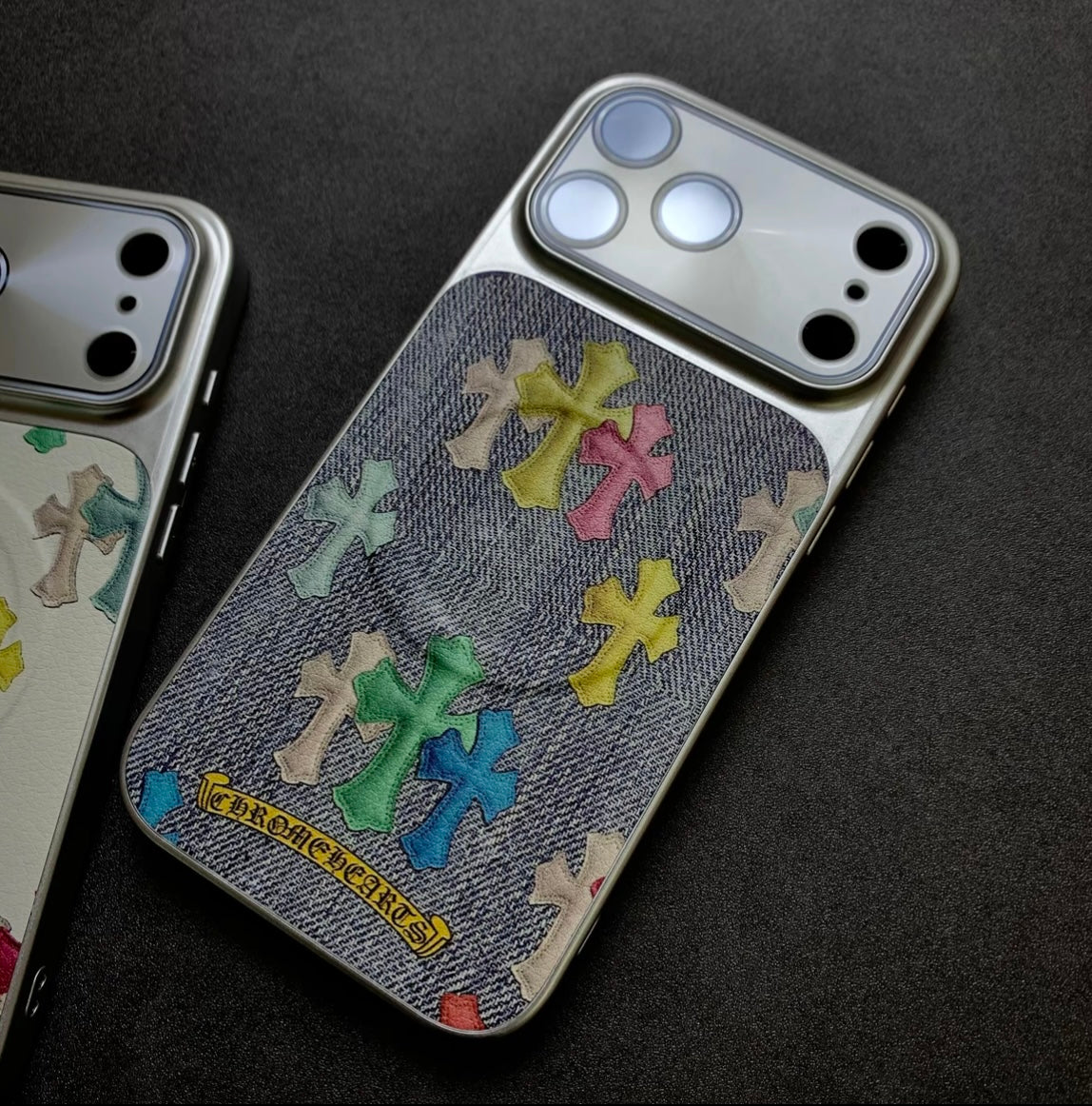 Monagram só iPhone 17 Cás