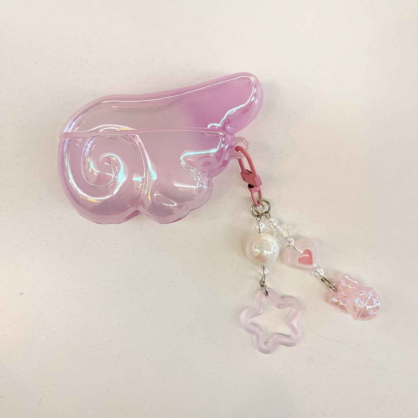 Sciathán Aingeal Cás AirPods le Péarla & Suath Feirbeach