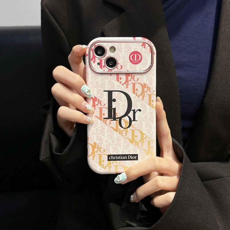 Mote-hvitt og brunt skinn-iPhone-deksel