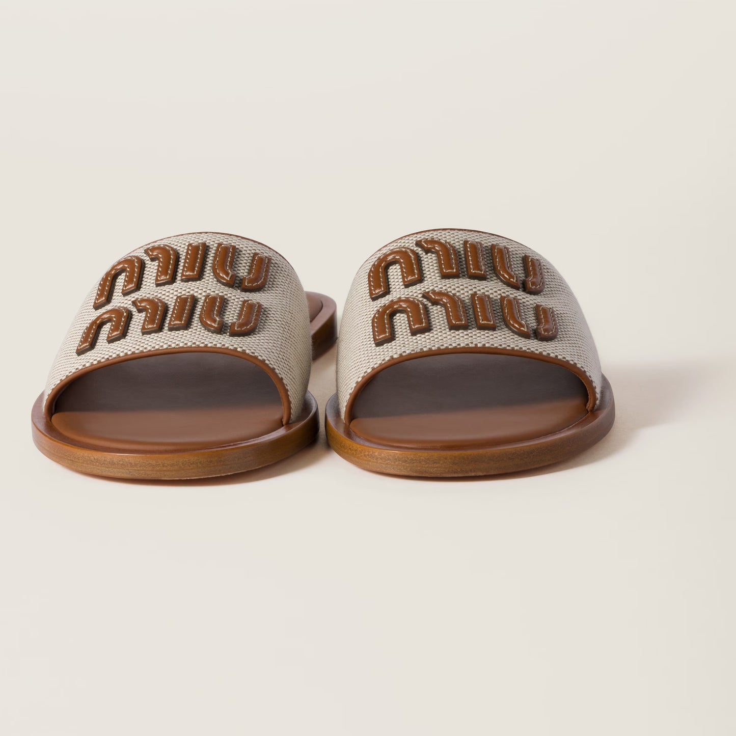Ciabatte con logo Doppia G Minimal Luxe: sandali piatti chic per tutti i giorni