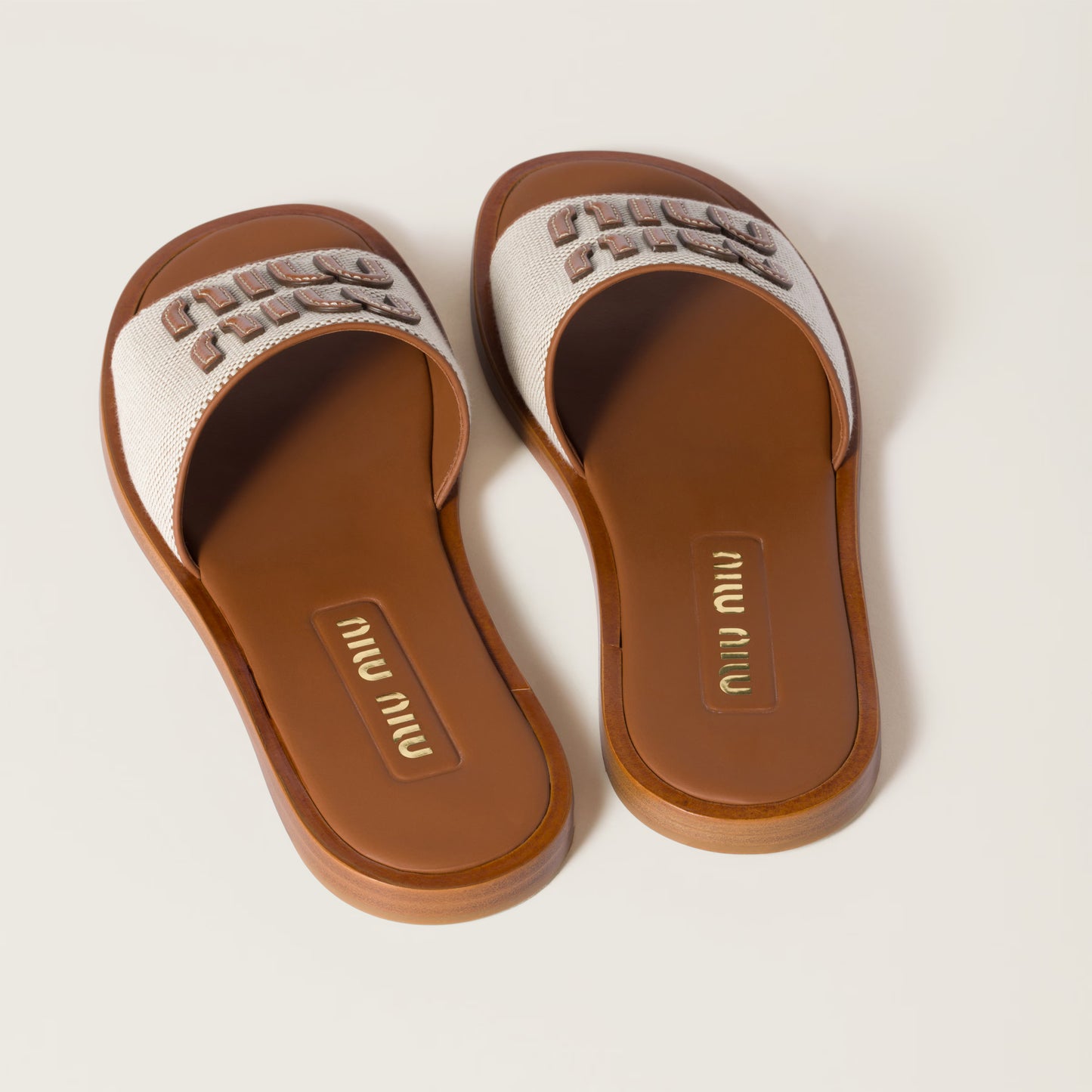 Ciabatte con logo Doppia G Minimal Luxe: sandali piatti chic per tutti i giorni