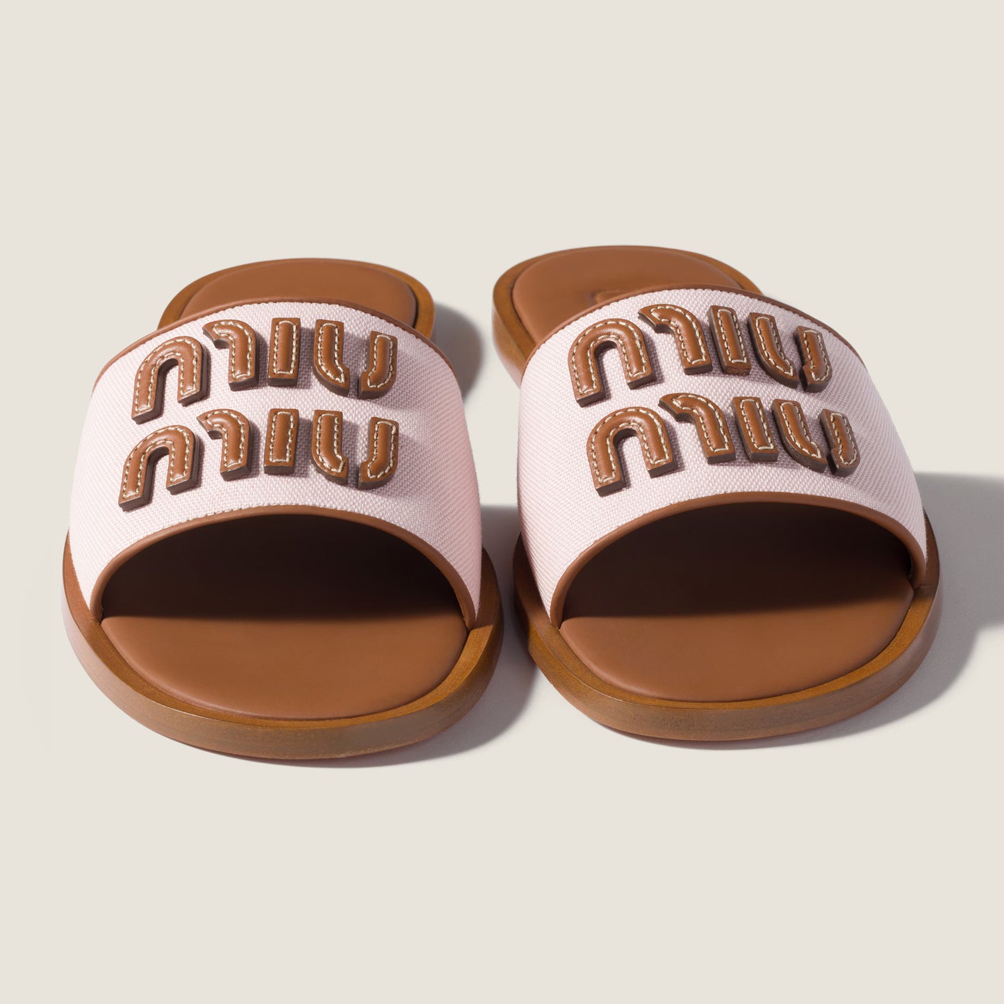Ciabatte con logo Doppia G Minimal Luxe: sandali piatti chic per tutti i giorni