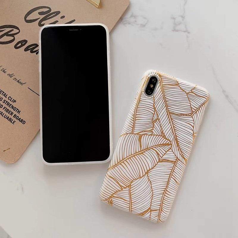 Zlatý listový obal na iPhone