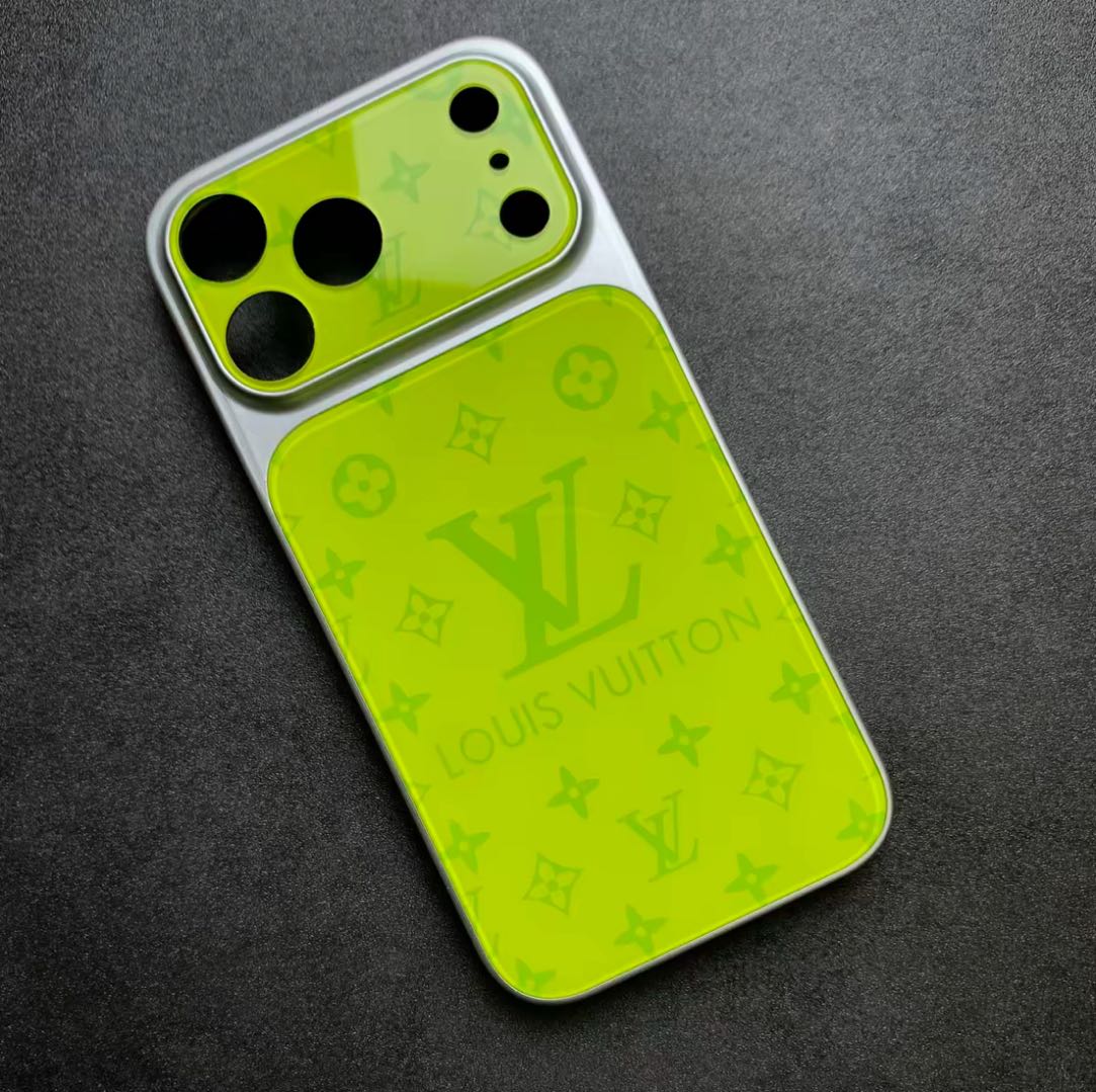 Luxusní pouzdro na telefon Monogram – prémiový tenký ochranný kryt
