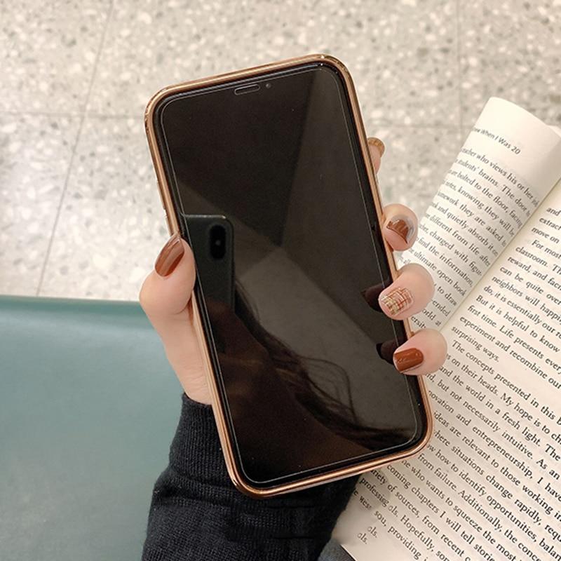 Custodia per iPhone con catena di perle lucide