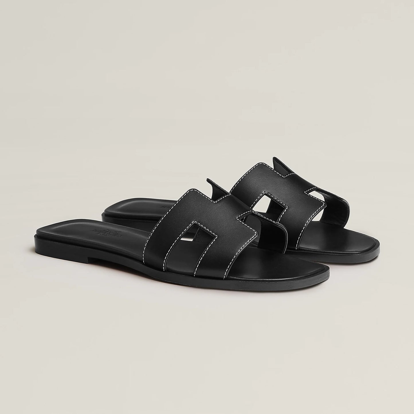 Minimal Double H Logo Slides – Minimal Chic Sandaalit