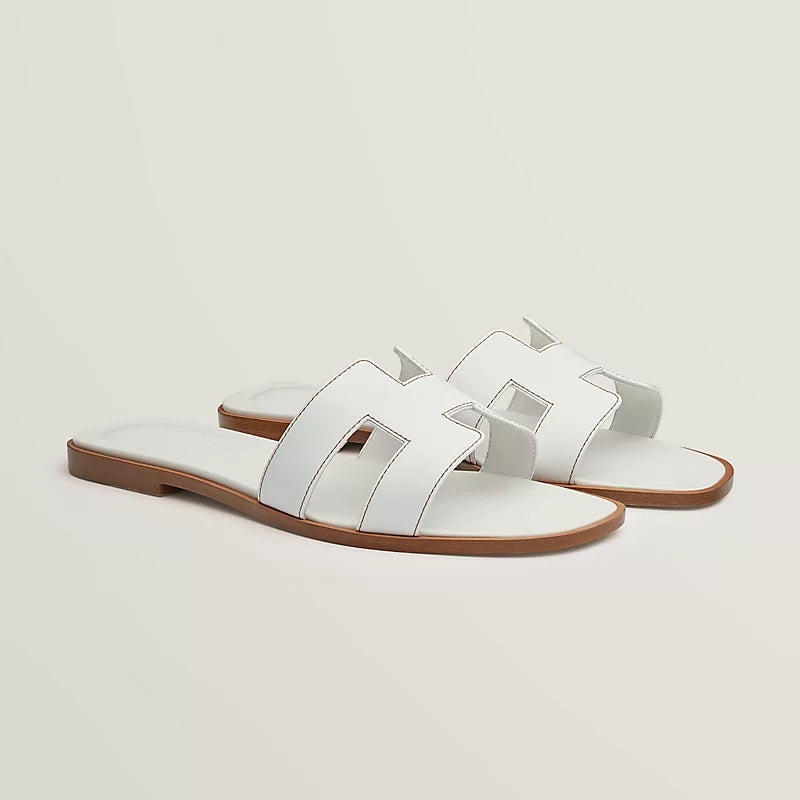 Minimal Double H Logo Slides – Minimal Chic Sandaalit
