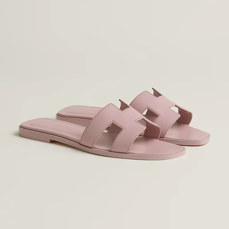 Minimal Double H Logo Slides – Minimal Chic Sandaalit