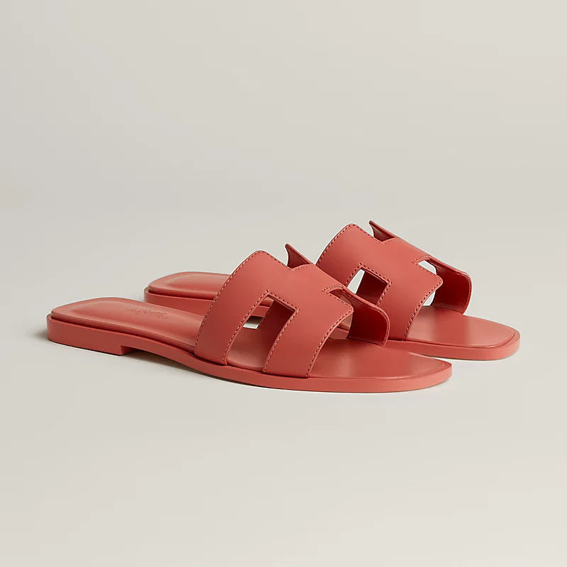 Minimal Double H Logo Slides – Minimal Chic Sandaalit